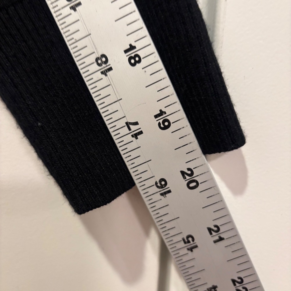 Banana Republic Womens Petite XS Black Long Sleeve Knit Crew Neck Sweater 54023 - Picture 5 of 7